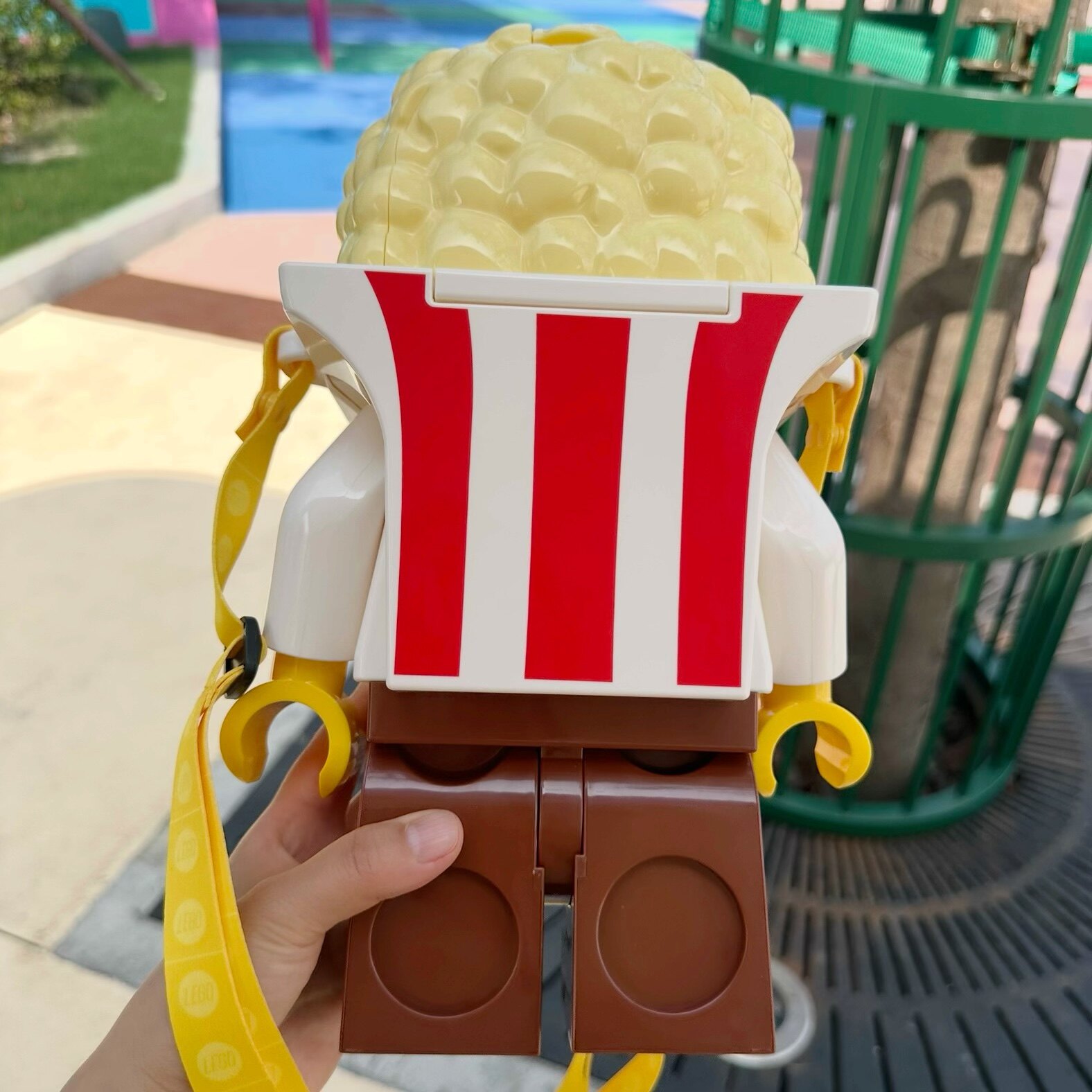 Auf Lager: Popcorn-Behälter-Ta – Cosplay Prop Building Bewertung und Preis
